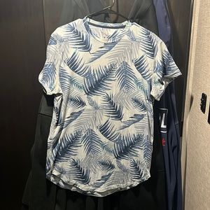Hollister graphic T-shirt medium